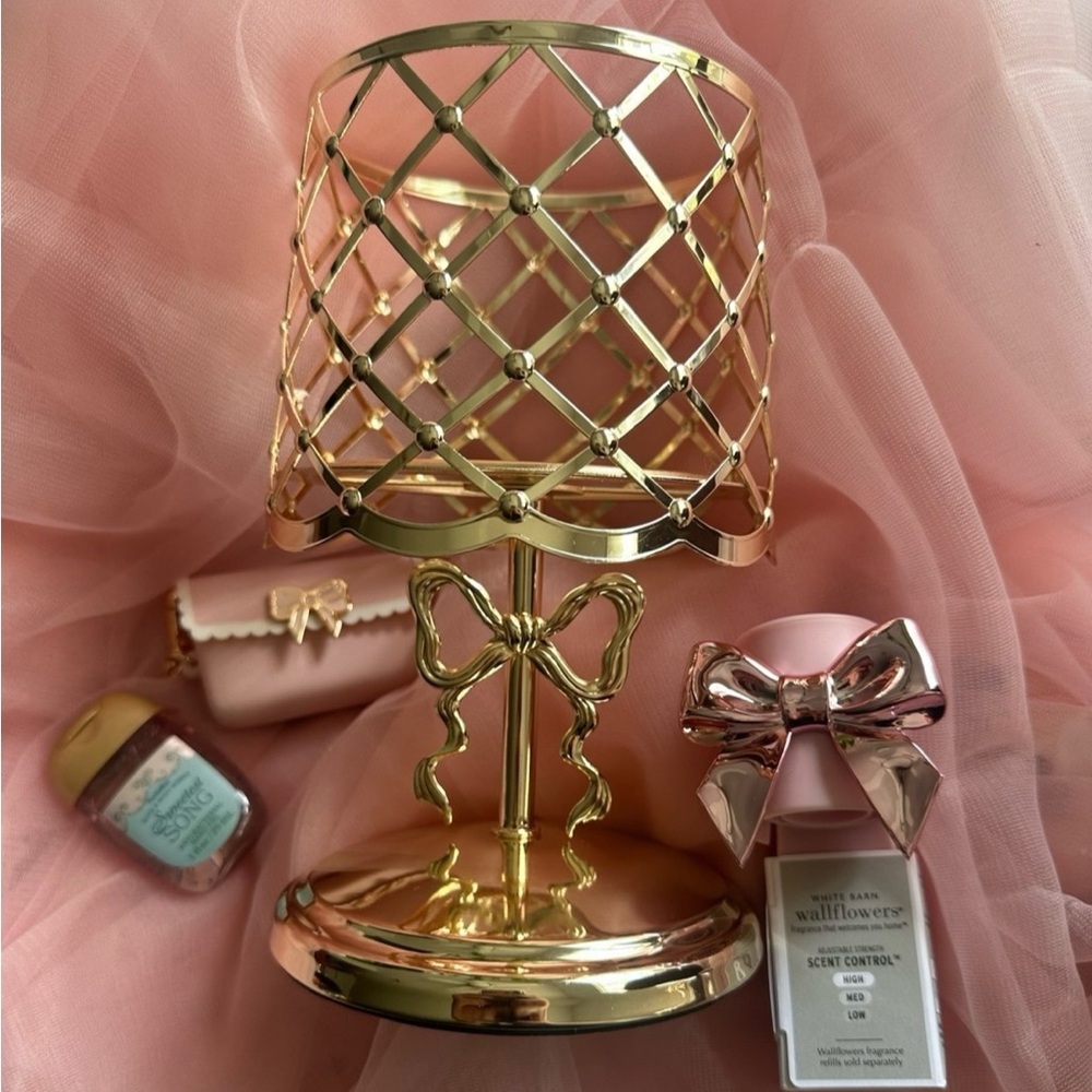 Bath and Body Works Candle holder w/bow, wallflower, Pocket bac & holder.